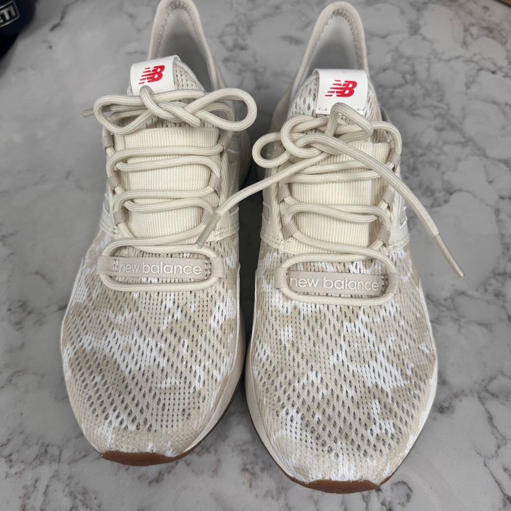 New Balance Fresh Foam Roav V1 Sneakers